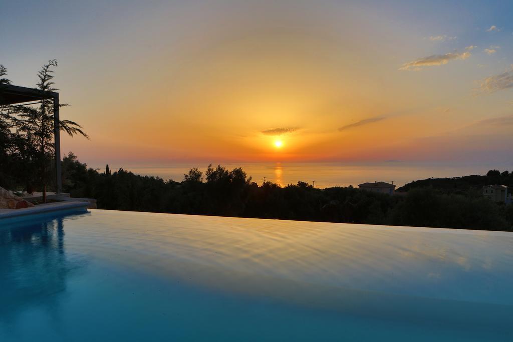 Acquaterra Villas Tsoukaladhes Exterior photo
